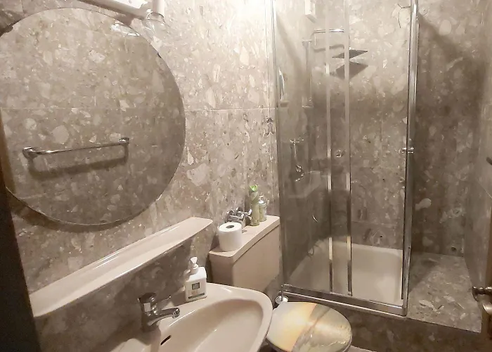 In Pertersaurach-langenloh Bei Nuernberg Appartement